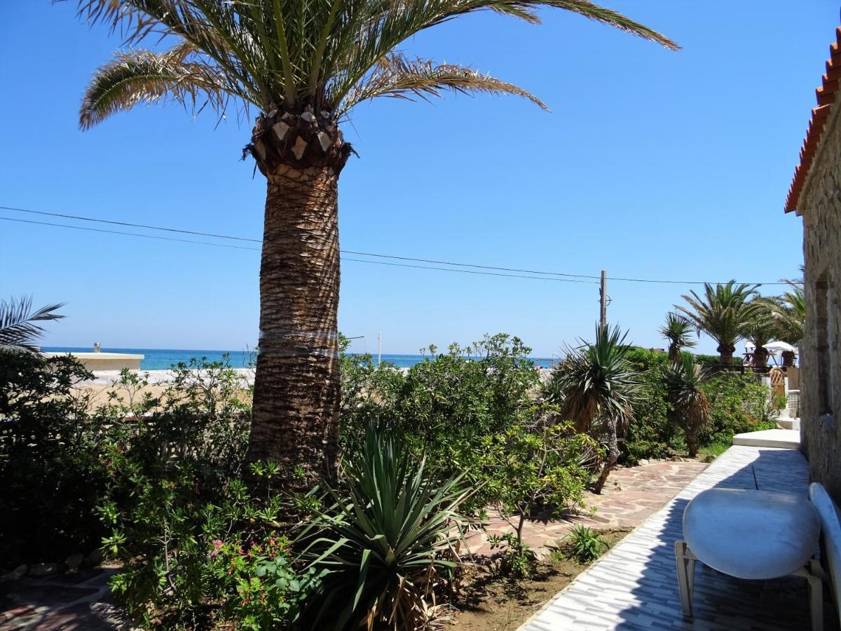 At Seafront With Private Garden-655 Vakantiehuis Dénia